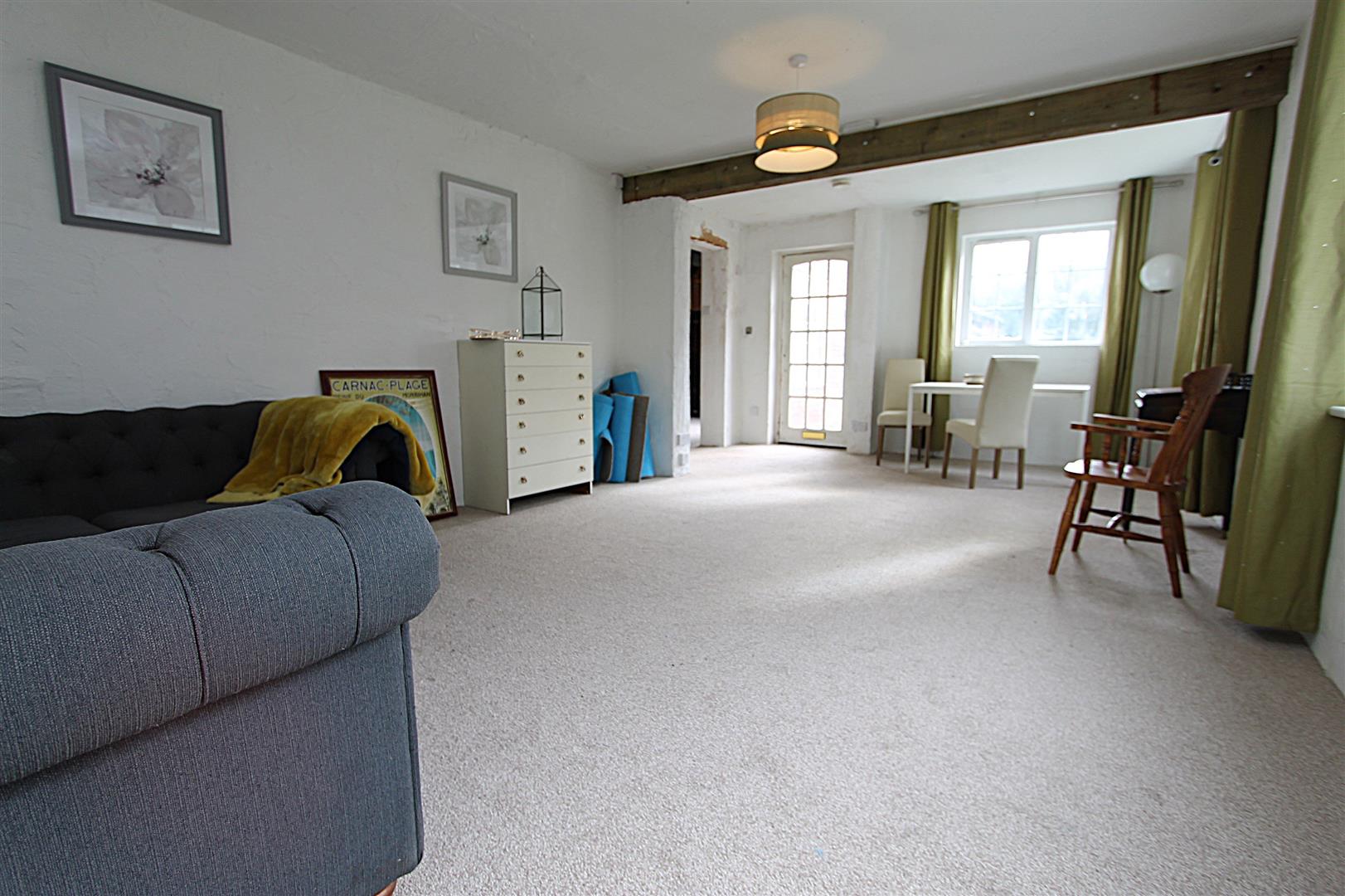 4 bed property in Worcester Road, Kidderminster